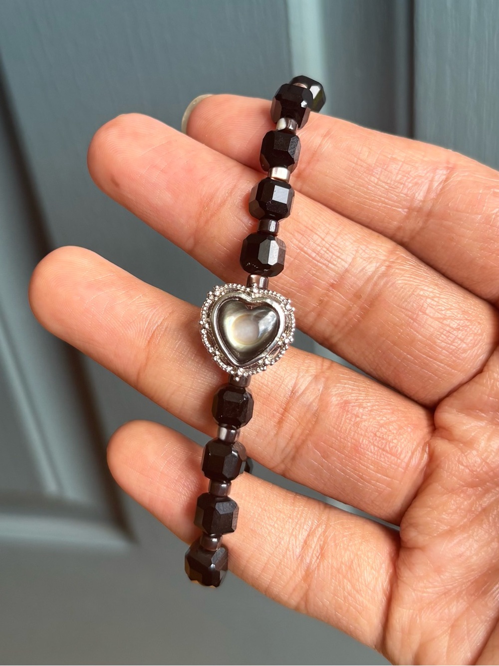 Black MOP Shell Heart & Onyx Cube Crystal Bracelet 7mm - Picture 3 of 6